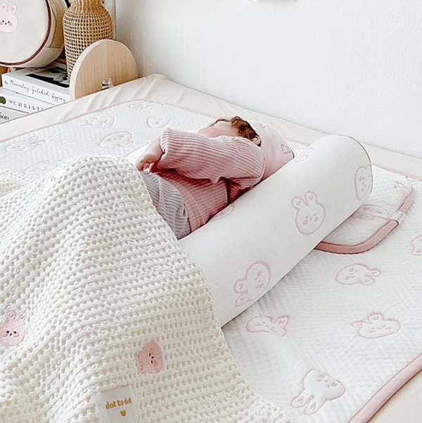 GỐI ÔM TRẺ SƠ SINH DOTTODOT MALOLOTTE GỐI ÔM TRẺ SƠ SINH DOTTODOT MALOLOTTE