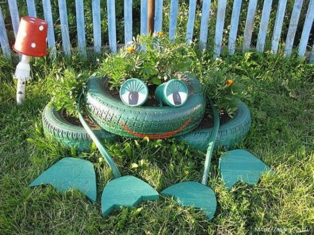 Cách làm chú ếch từ lốp xe ô tô trang trí trong vườn