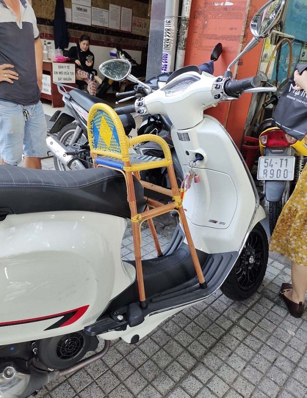 ghe-may-cho-be-ngoi-xe-vespa-h7