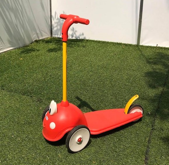 thanh-ly-xe-truot-scooter-little-tikes-cozy-coupe-mau-do-vang