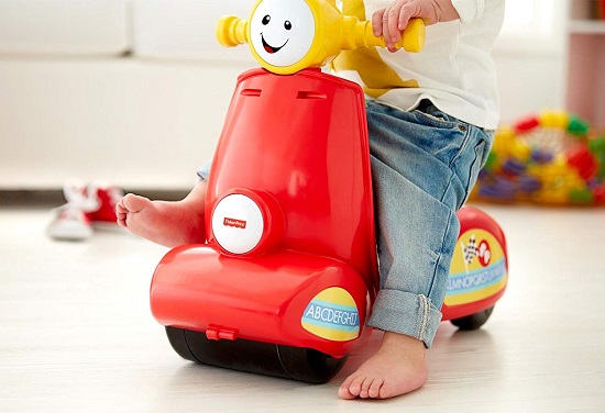 xe-choi-chan-fisher-price-xe-may-vespa-chi-tiet-h3